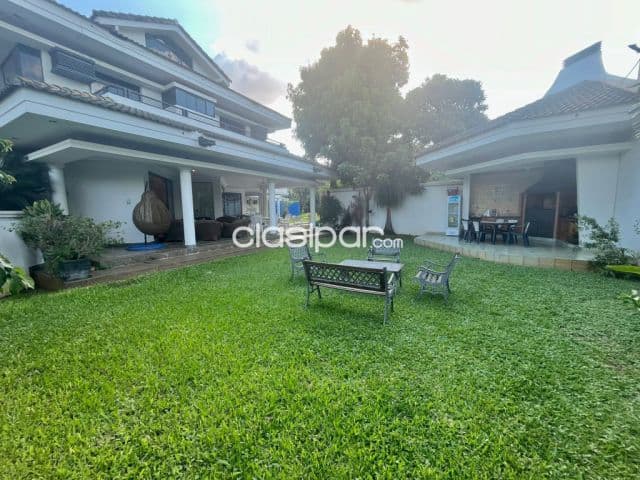 Imponente Residencia para Oficina o Vivienda en Barrio Villa Aurelia La casa esta