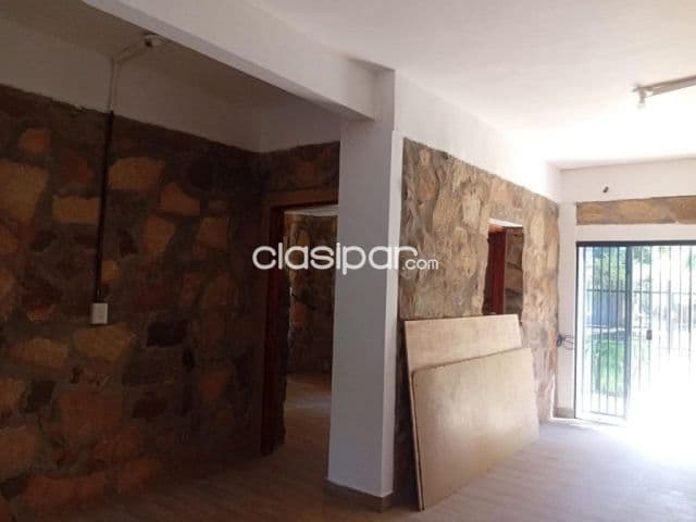 O alquilo casa en Luque cuarto barrio cod 5799, foto 1