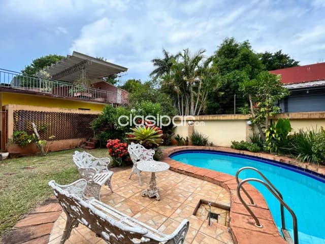 Residencia amplia ubicada en pleno corazón de la ciudad de Encarnación — foto 2