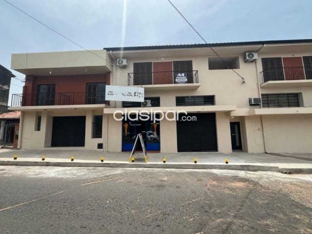 Amplio salon comercial Fernando de la Mora zona sur