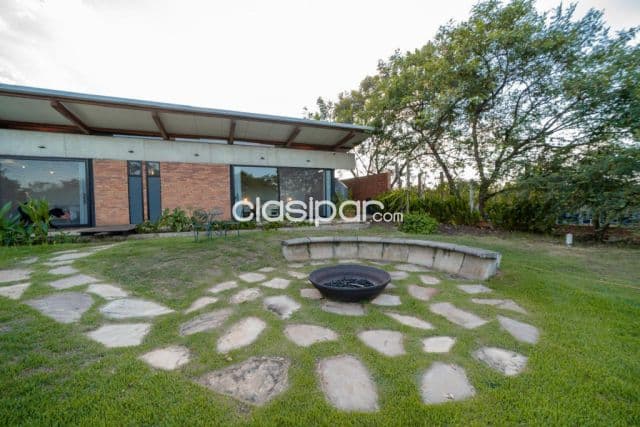 O vendo casa en surubii cod 6395