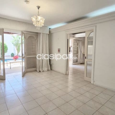 casa de 3 dormitorios en Ycua sati Asunción