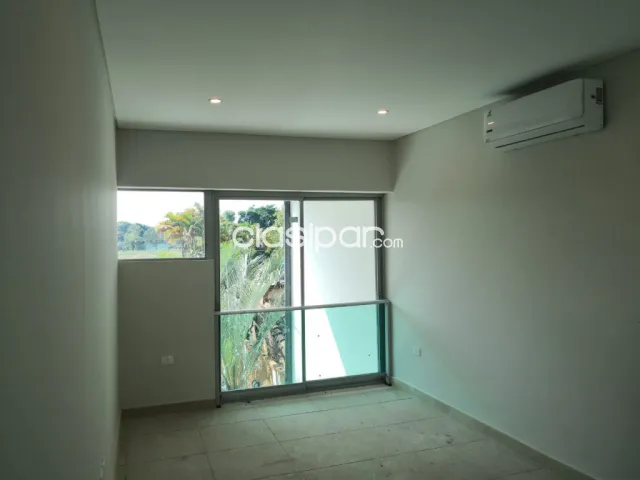 *Alquilo imponente residencia en Luque Jardín de Oro COD 6539* 📍Zona Favero — foto 4