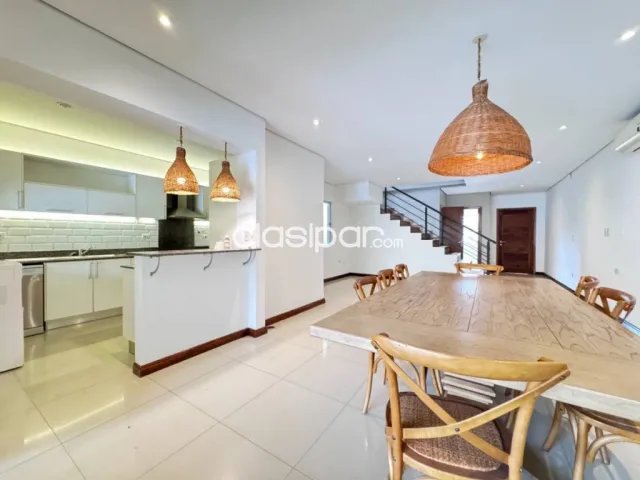 Este duplex es el que buscabas: Amplio duplex de 3 dormitorios y piscina en barrio ytay, foto 3