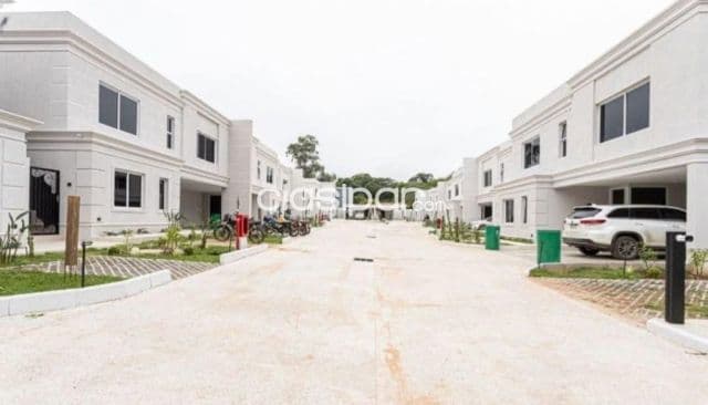 O vendo residencias a estrenar en barrio cerrado en lambare zona de yacht cod 1118