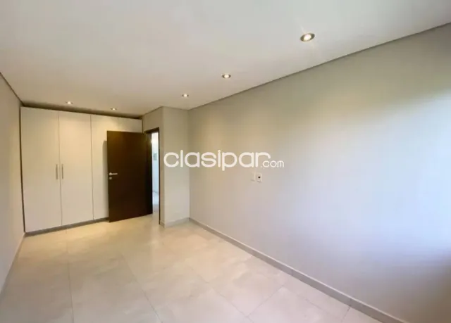 Moderno Duplex de 3 dormitorios con piscina en Luque barrio Loma Merlo — foto 3