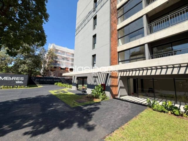Depto 1 dormitorio en edificio urban cumbres Luque — foto 1
