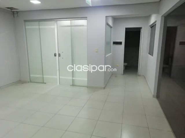Hermoso showroom con amplia playa sobre lynch acceso al cit frente a metalcar, foto 5