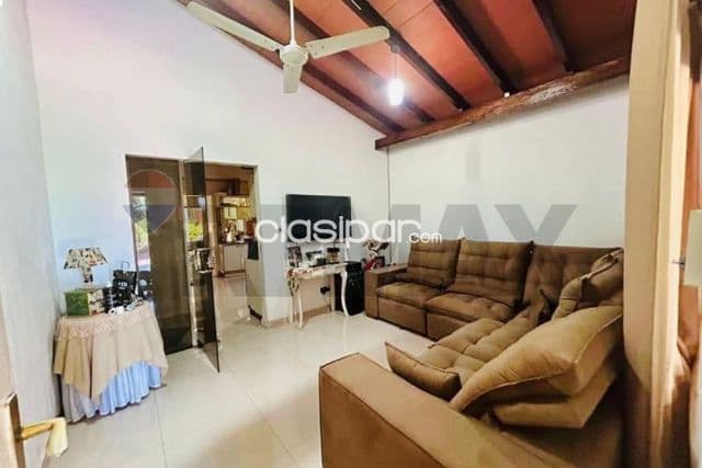 Amplia casa en San Lorenzo-bo.san felipe c/3 hab.area de serv.salon indep.amplio pat