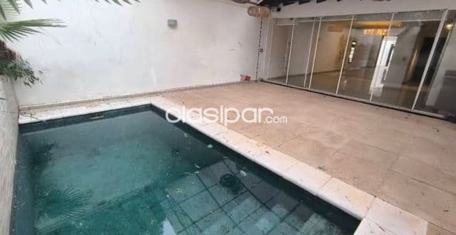 residencia zona colegio Liberty y Shopping Pinedo Garage para dos vehículos