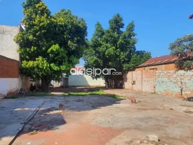 Propiedad de 1.358 m2, salida de calle a calle, Avda. Fernando de la Mora. (ID1933) — foto 4