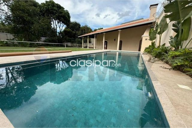 Imponente residencia a minutos de Paseo La Galería