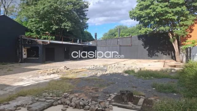 Showroom con oficinas y depósito en los laureles - multiplaza — foto 2