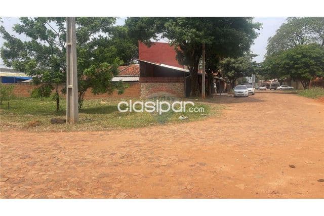 Terreno esquina Luque-laurelty s/1 de mayo c/sapucai c/14,24 mtrs de frente