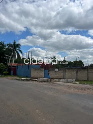 Propiedad esquina en Lambaré complejo de padel en funcionamiento — foto 2