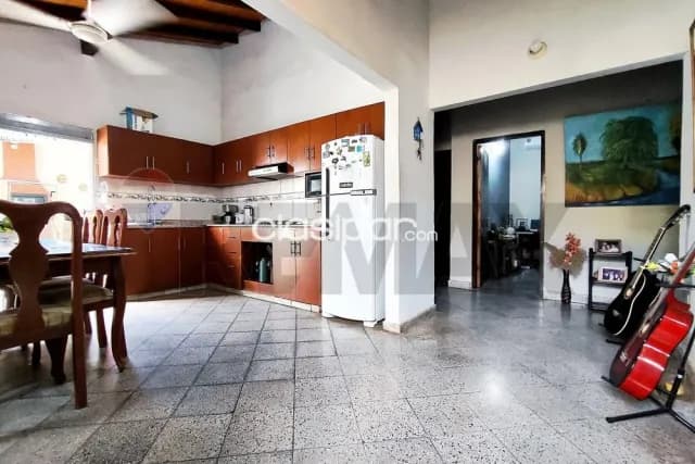 EN VENTA CASA EN Villa Elisa Ubicada en el centro de la ciudad sobre la calle empedrada Is — foto 5