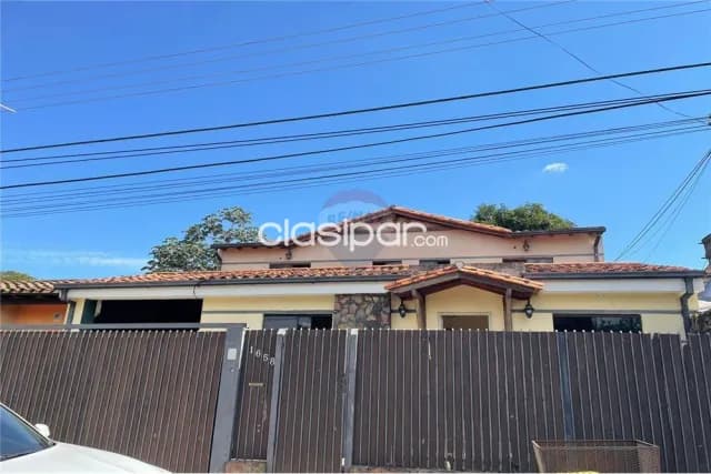 EN VENTA HERMOSA CASA EN LAMBARE Esta impresionante casa de dos niveles se encuentra en el, foto 2