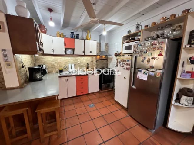 EN VENTA: Casa de 2 plantas con salida a dos Calles – Barrio Vista Alegre — foto 5