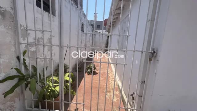 Casa en Venta en el Barrio Pinoza, a Pasos de Importantes Avenidas — foto 3