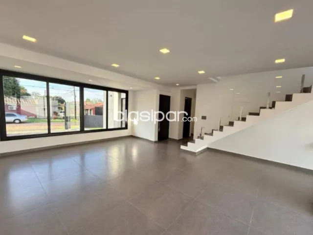 Hermoso duplex de 3 dormitorios en laurelty Luque — foto 3