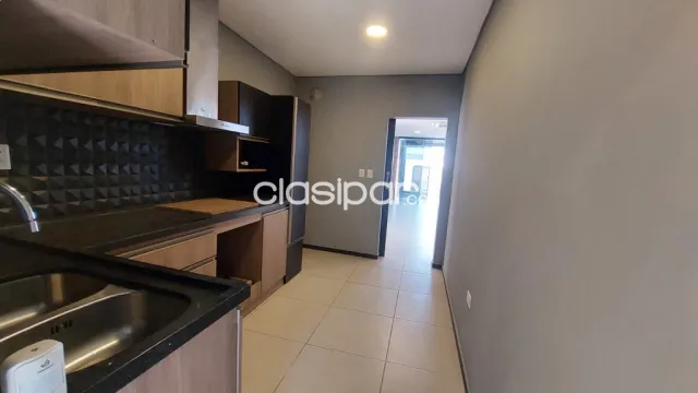 En venta casa en Luque, foto 3