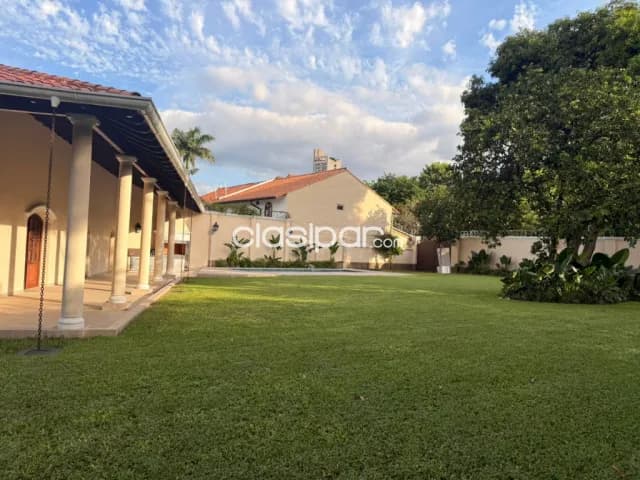 Se alquila amplia casa colonial en Ykua Sati, foto 3