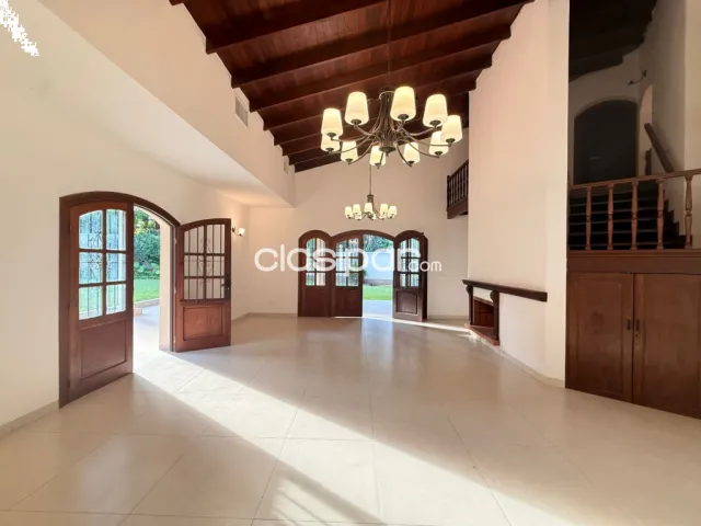 Se alquila amplia casa colonial en Ykua Sati, foto 4