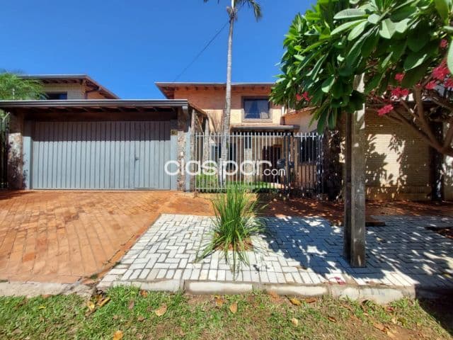 Casa con piscina en Fernando de la Mora zona norte!!