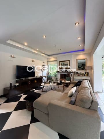 Casa todo en planta baja A metros de colegio Maple Bear 3 dorms, 2 en suite Sala Comedo