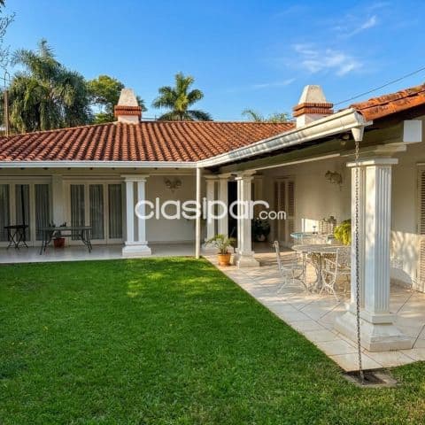 casa de 3 dormitorios en el barrio mariscal López Asuncion