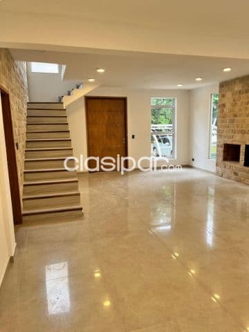 Exclusiva Residencia a estrenar en Paseo Lomas Verdes del YACHT
