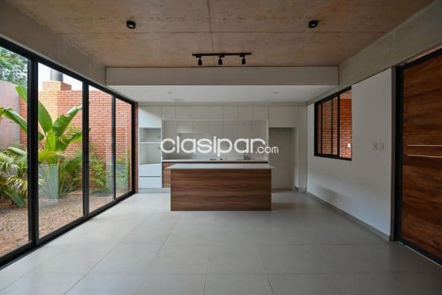 Duplex en Luque loma merlo, 3 dormitorios