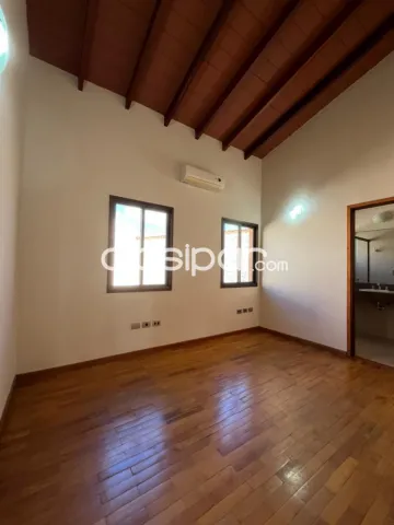 Villla aurelia, prox. Municipalidad: Elegante residencia, 5 dormit, jardín, piscina — foto 4