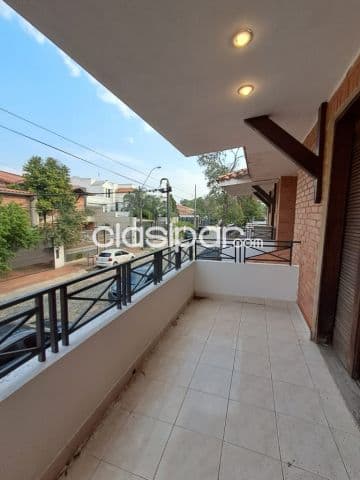 Duplex en los Laureles, Asunción