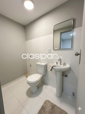 Salon comercial en centro de asuncion, sobre calle estrella ideal para oficina o