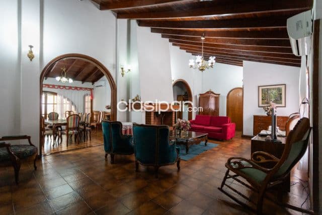 importante inmueble en el centro de Encarnación