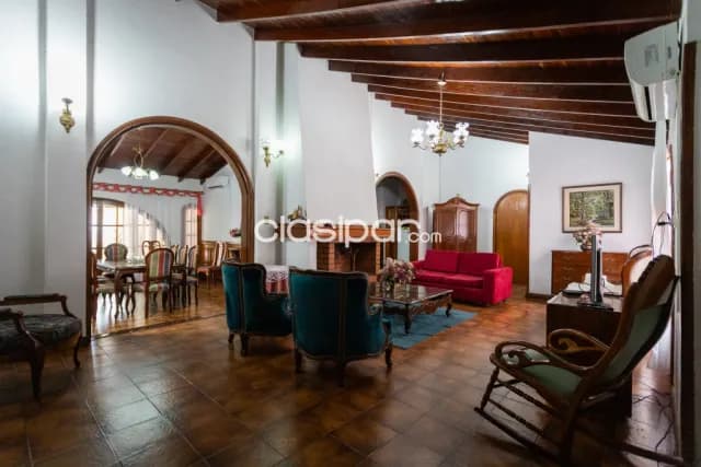 importante inmueble en el centro de Encarnación — foto 2