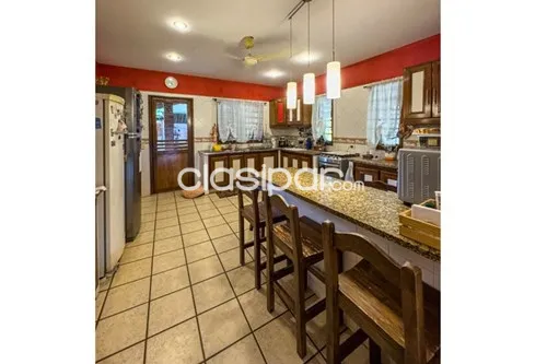 PROPIEDAD EN ESQUINA Hermosa y amplia residencia en Fernando de la Mora zona norte, foto 5