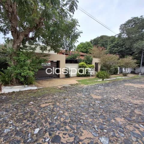 Sajonia, centro: P/ vivienda u oficina, amplios ambientes, 5.000.000 gs, foto 2