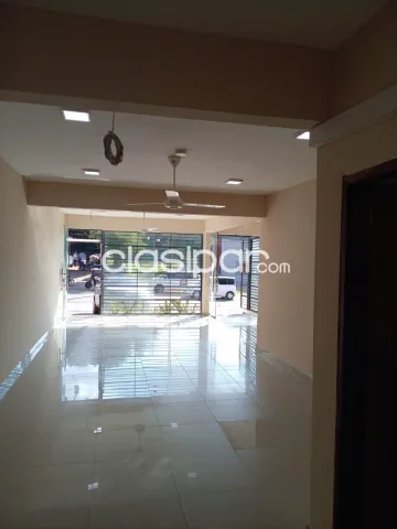 En alquiler salon comercial 102 m2 en moracue - sobre asfalto ruta Luque- limpio, foto 4