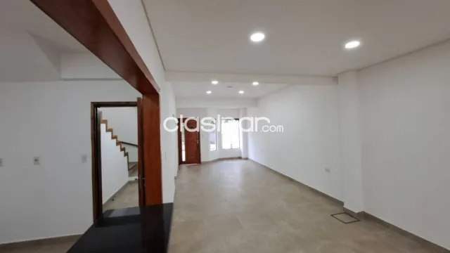 En Venta Duplex en Zona Yacht de Lambare ID 48307, foto 4
