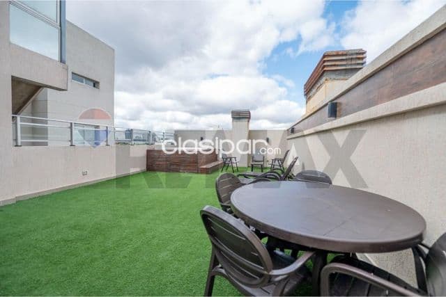 En venta – departamento en forvm Herrera