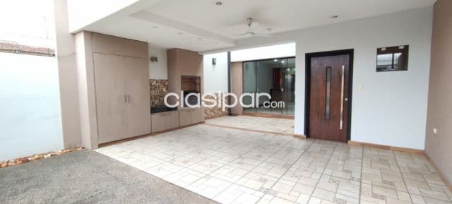 Duplex en barrio Herrera a pasos de santa teresa