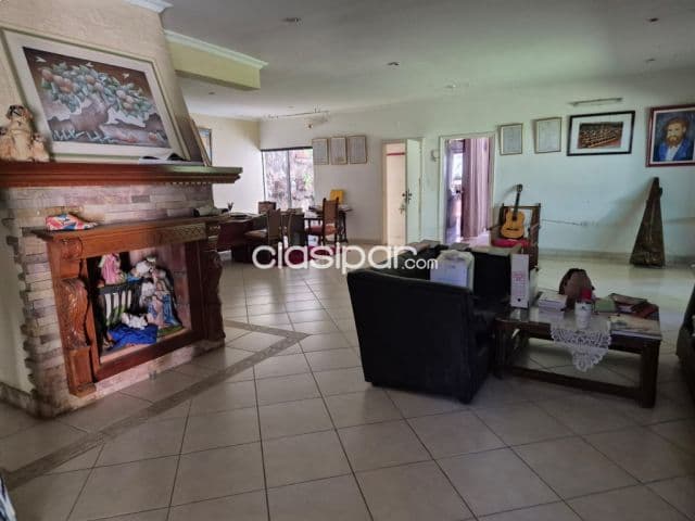 Casa con piscina en stma Trinidad