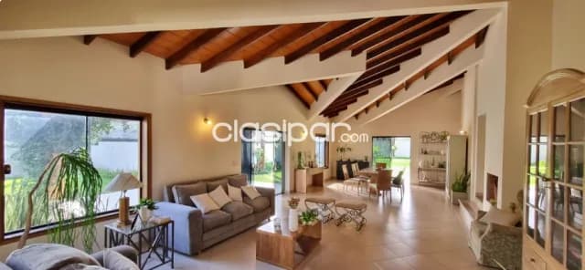 Casa con 4 Dormitorios y amplio patio en Lambaré, foto 5