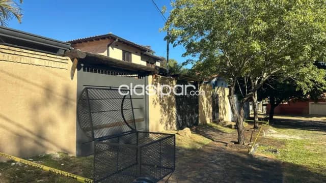 Hermosa casa en Barrio Santa Librada, zona Perón y Félix Bogado COD 6595, foto 2
