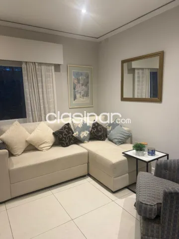 Las Lomas, Carmelitas: Elegante chalet amoblado, 2 dormitorios, buen jardín, 6.500.000 gs — foto 3