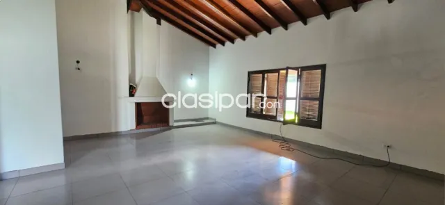 O alquilo hermosa casa con piscina en Villa Elisa, foto 3