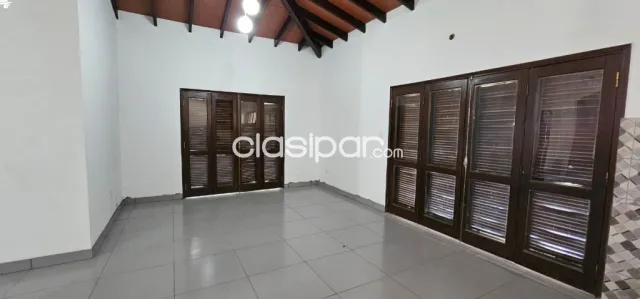 O alquilo hermosa casa con piscina en Villa Elisa, foto 4