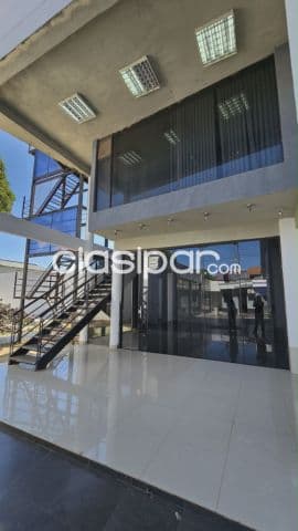 salón comercial de 40 m2 en Ykua sati Asuncion